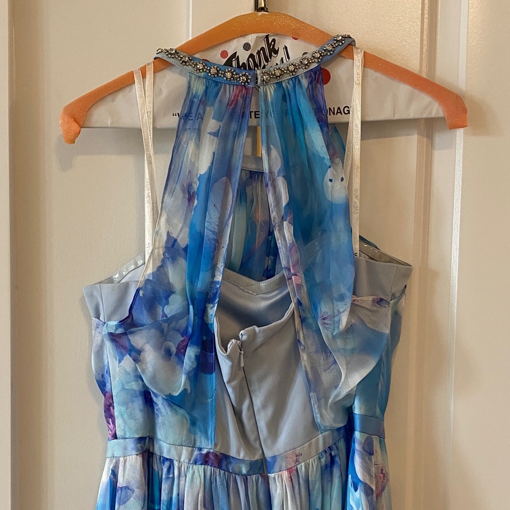 Ever New (Au) / Forever New (US) Gorgeous Floral Silk Watercolor Maxi Dress - Picture 10 of 13